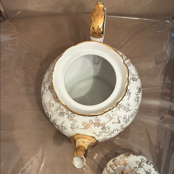 Bavaria Fash Elegant Gold and White Teapot - Picture 6 of 11